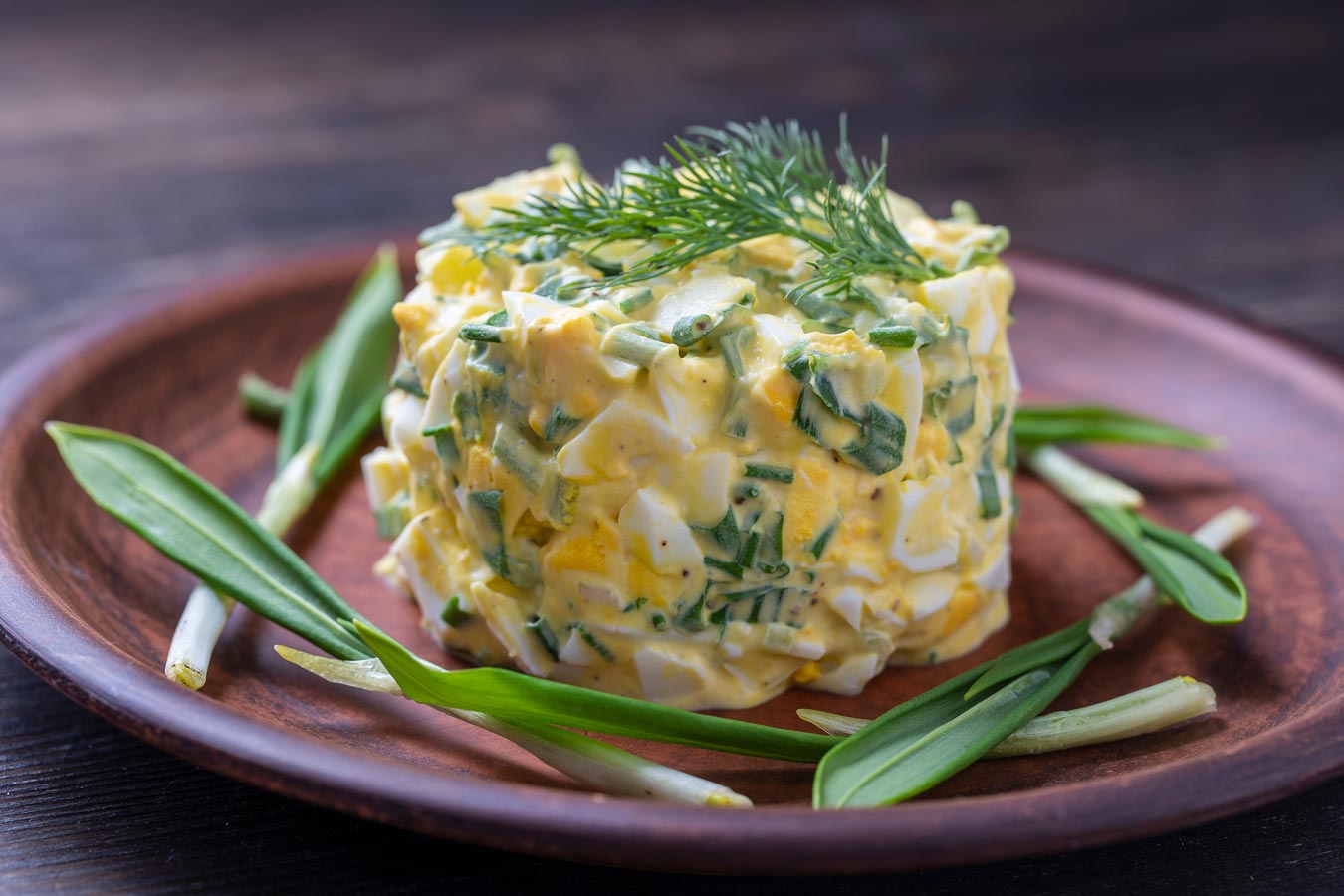 Äggsallad gjord på ramslök
