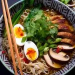Ramen soppa med kycling och shiitake